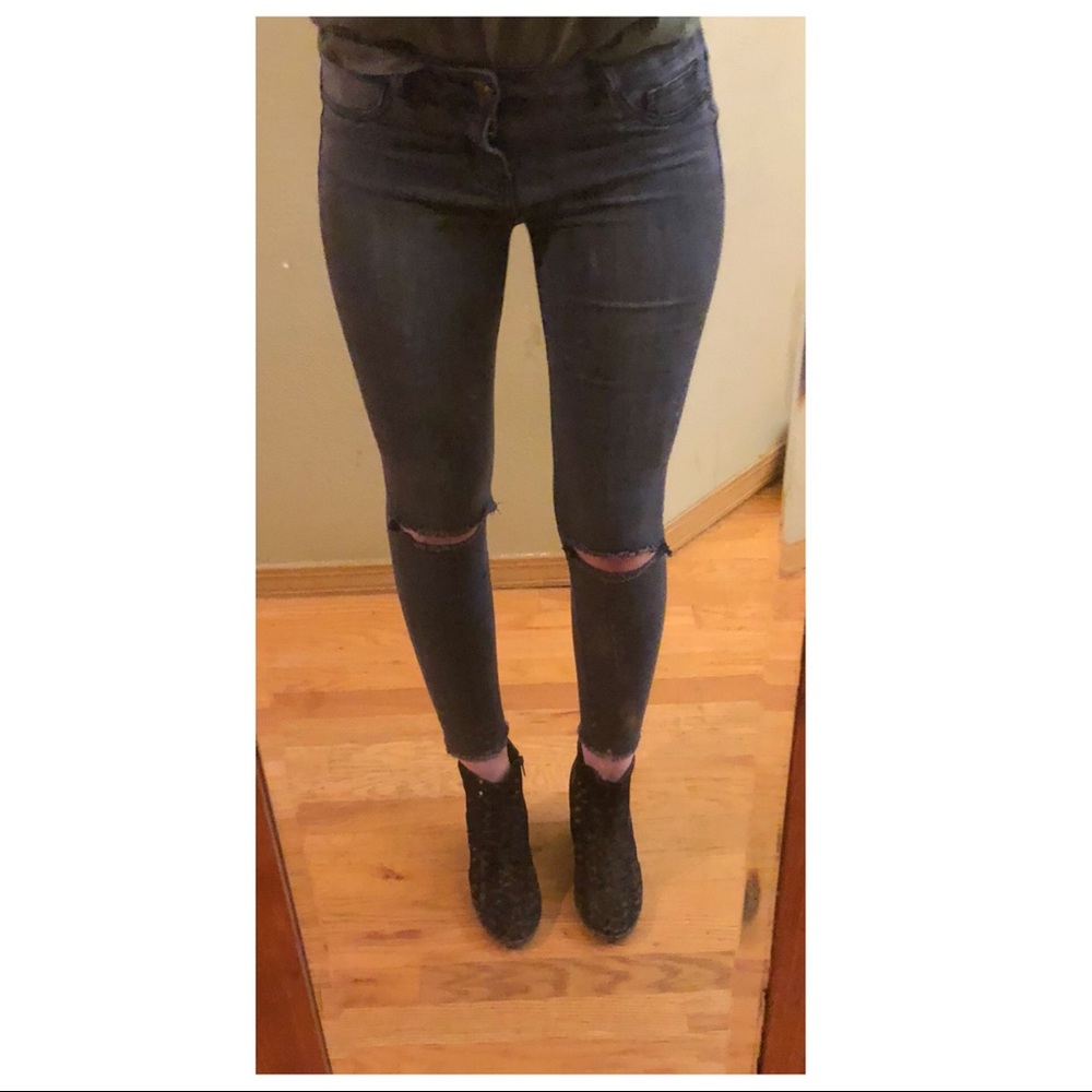 Dark gray ripped jeggings🖤 size medium